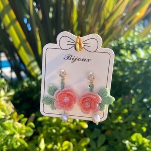 Miniature Crochet Camellia Earrings/Floral Earrings/Crochet with Embroidery yarn